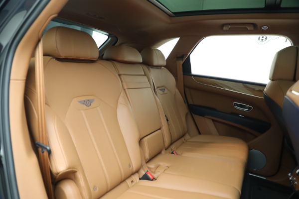 Used 2021 Bentley Bentayga V8 for sale $133,900 at Pagani of Greenwich in Greenwich CT 06830 28