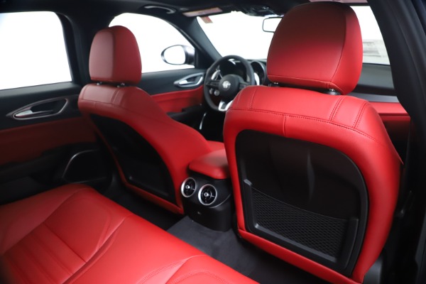 New 2020 Alfa Romeo Giulia Ti Sport Q4 for sale $51,095 at Pagani of Greenwich in Greenwich CT 06830 28
