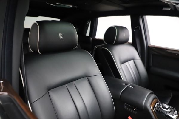 Used 2014 Rolls-Royce Phantom for sale Sold at Pagani of Greenwich in Greenwich CT 06830 13