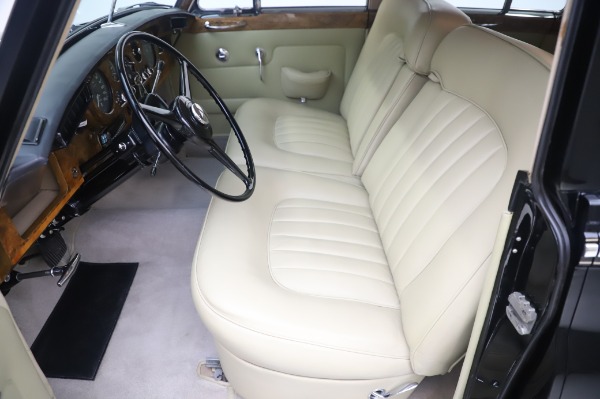 Used 1965 Rolls-Royce Silver Cloud III for sale Sold at Pagani of Greenwich in Greenwich CT 06830 16