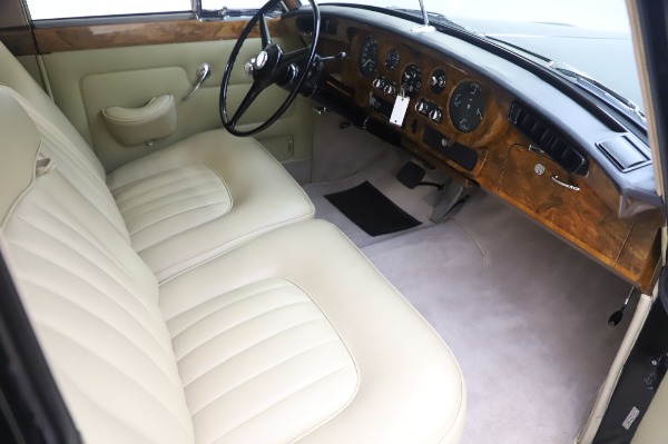 Used 1965 Rolls-Royce Silver Cloud III for sale Sold at Pagani of Greenwich in Greenwich CT 06830 23