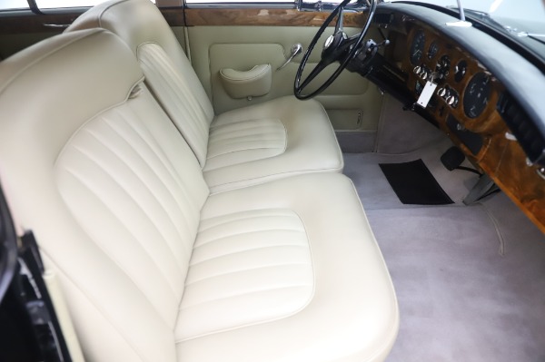 Used 1965 Rolls-Royce Silver Cloud III for sale Sold at Pagani of Greenwich in Greenwich CT 06830 24