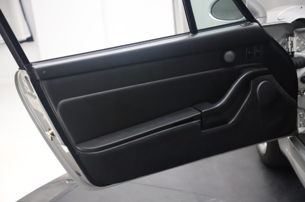 Used 1998 Porsche 911 Carrera 4S for sale Sold at Pagani of Greenwich in Greenwich CT 06830 21