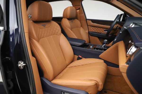 Used 2018 Bentley Bentayga W12 Signature Edition for sale $159,900 at Pagani of Greenwich in Greenwich CT 06830 26
