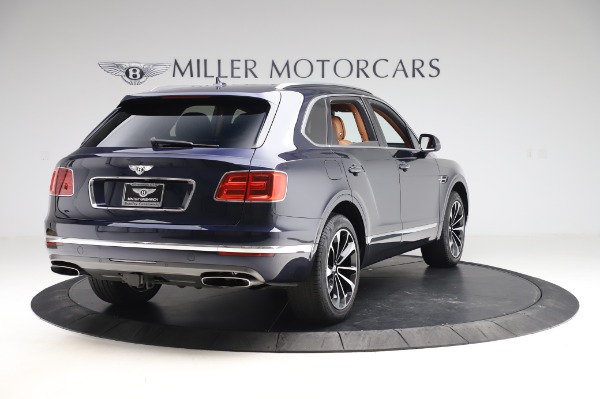 Used 2018 Bentley Bentayga W12 Signature Edition for sale $159,900 at Pagani of Greenwich in Greenwich CT 06830 7