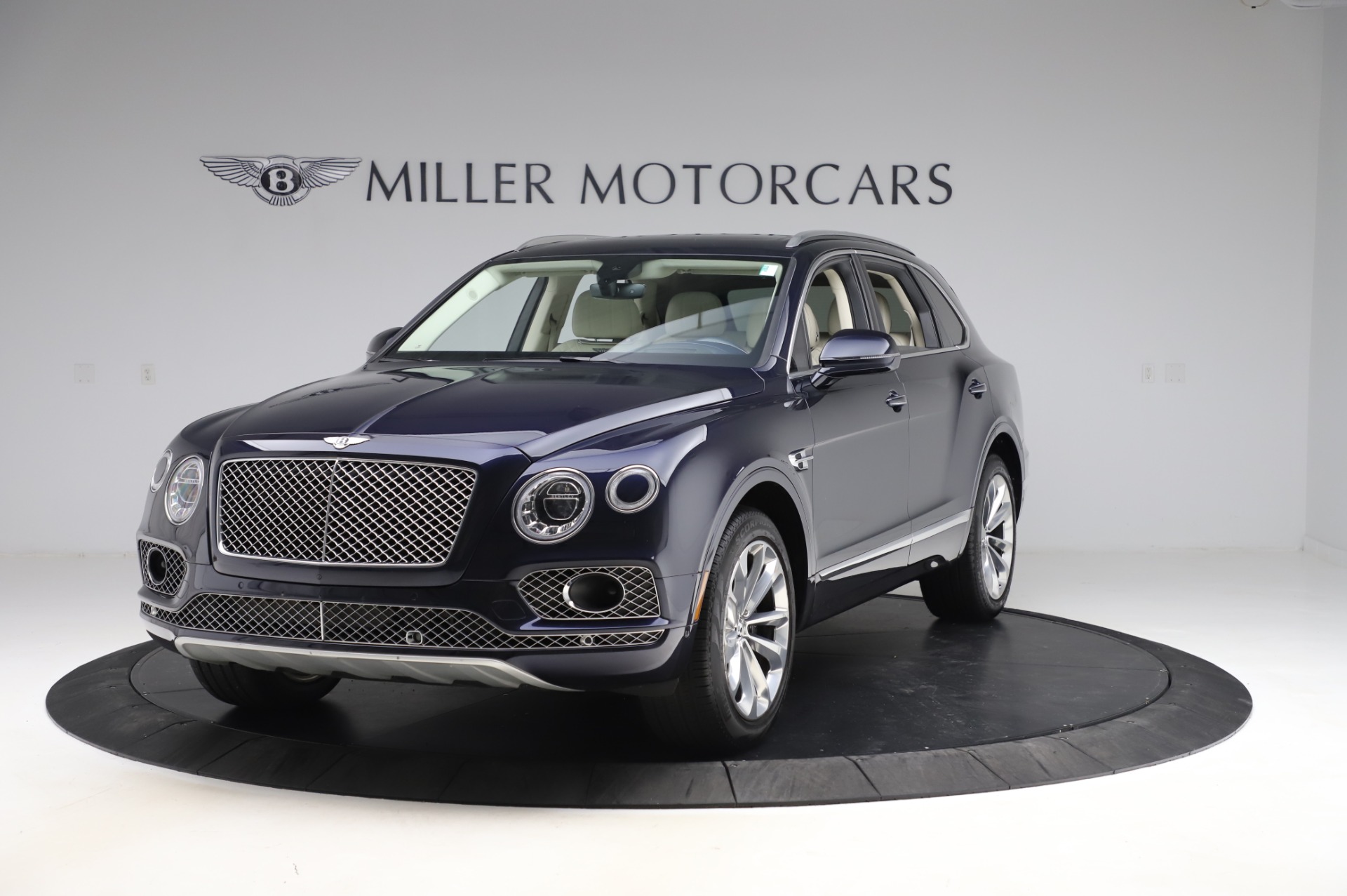 Used 2017 Bentley Bentayga W12 for sale Sold at Pagani of Greenwich in Greenwich CT 06830 1