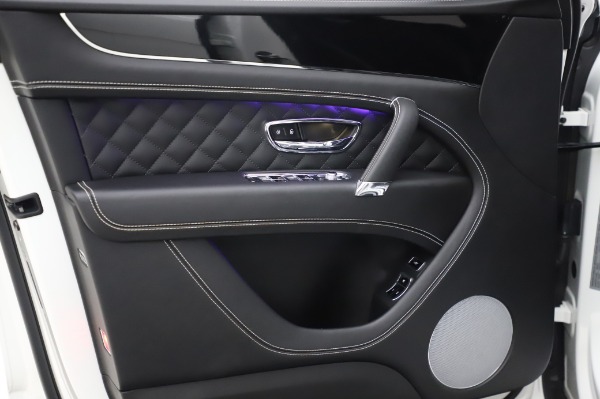 Used 2018 Bentley Bentayga Black Edition for sale Sold at Pagani of Greenwich in Greenwich CT 06830 18