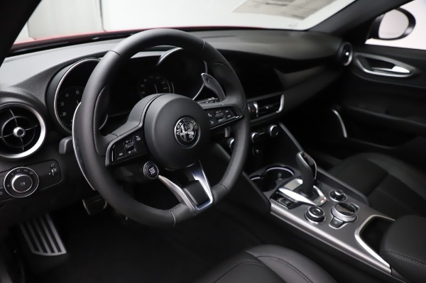 New 2020 Alfa Romeo Giulia Sport Q4 for sale $48,895 at Pagani of Greenwich in Greenwich CT 06830 15