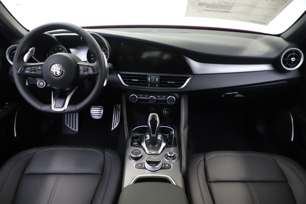 New 2020 Alfa Romeo Giulia Sport Q4 for sale $48,895 at Pagani of Greenwich in Greenwich CT 06830 19