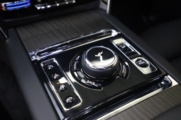 Used 2021 Rolls-Royce Cullinan for sale Sold at Pagani of Greenwich in Greenwich CT 06830 28