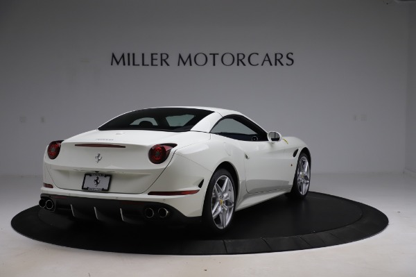 Used 2016 Ferrari California T for sale Sold at Pagani of Greenwich in Greenwich CT 06830 17