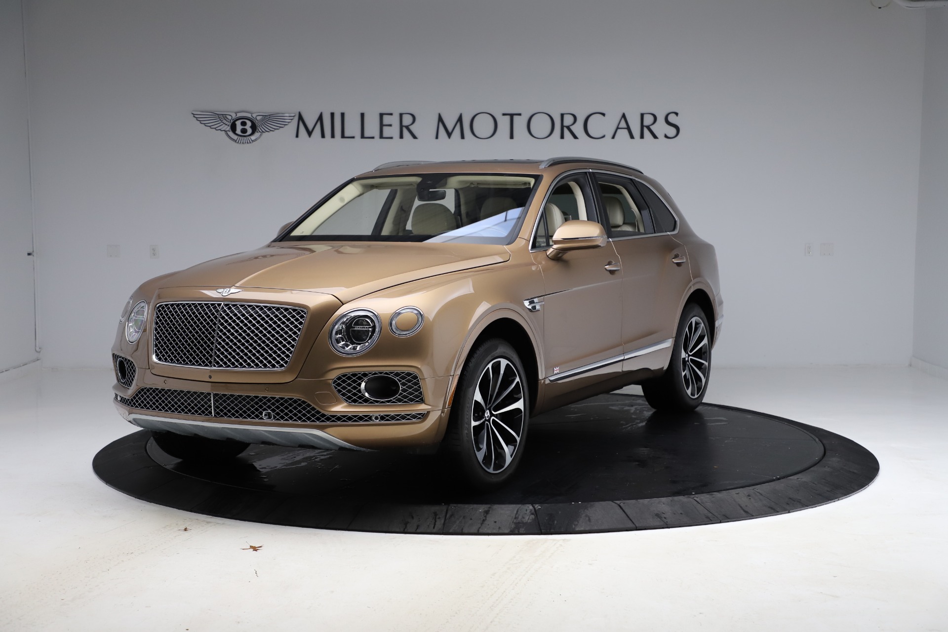 Used 2017 Bentley Bentayga W12 for sale Sold at Pagani of Greenwich in Greenwich CT 06830 1