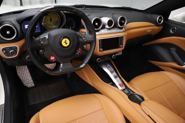 Used 2018 Ferrari California T for sale Sold at Pagani of Greenwich in Greenwich CT 06830 17