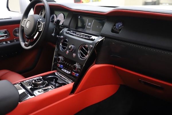 New 2021 Rolls-Royce Cullinan Black Badge for sale $431,325 at Pagani of Greenwich in Greenwich CT 06830 17