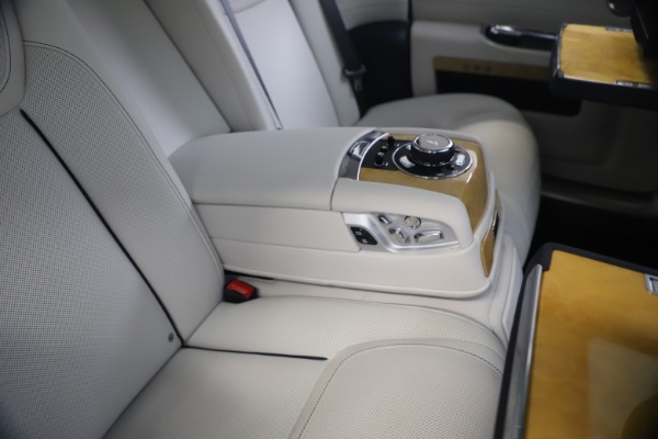 Used 2018 Rolls-Royce Ghost for sale Sold at Pagani of Greenwich in Greenwich CT 06830 24