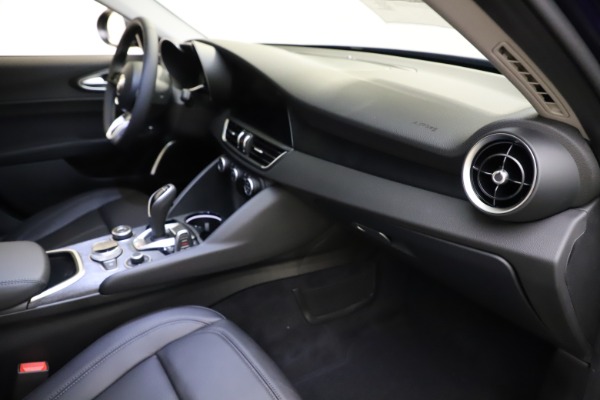 New 2021 Alfa Romeo Giulia Q4 for sale $46,800 at Pagani of Greenwich in Greenwich CT 06830 22