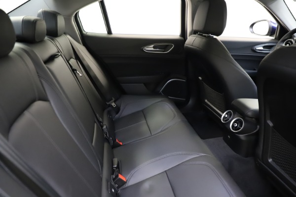 New 2021 Alfa Romeo Giulia Q4 for sale $46,800 at Pagani of Greenwich in Greenwich CT 06830 27