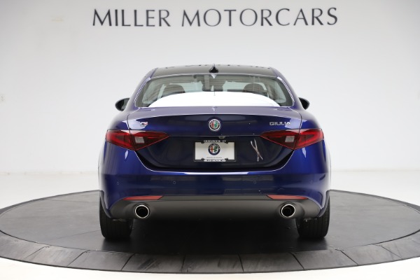 New 2021 Alfa Romeo Giulia Q4 for sale $46,800 at Pagani of Greenwich in Greenwich CT 06830 6