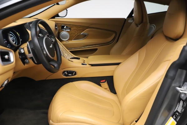 Used 2017 Aston Martin DB11 V12 Coupe for sale $149,900 at Pagani of Greenwich in Greenwich CT 06830 14