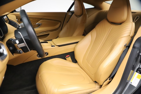 Used 2017 Aston Martin DB11 V12 Coupe for sale $149,900 at Pagani of Greenwich in Greenwich CT 06830 15