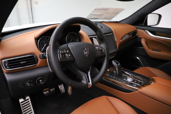 New 2021 Maserati Levante Q4 GranLusso for sale Sold at Pagani of Greenwich in Greenwich CT 06830 16