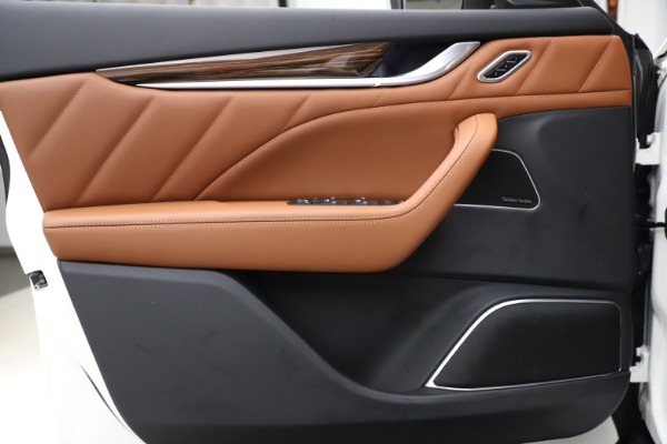 New 2021 Maserati Levante Q4 GranLusso for sale Sold at Pagani of Greenwich in Greenwich CT 06830 17