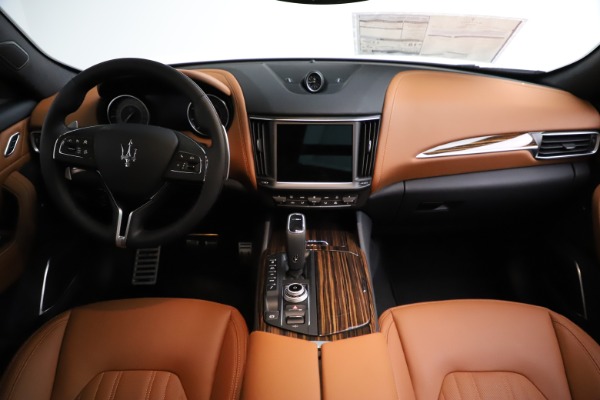 New 2021 Maserati Levante Q4 GranLusso for sale Sold at Pagani of Greenwich in Greenwich CT 06830 26