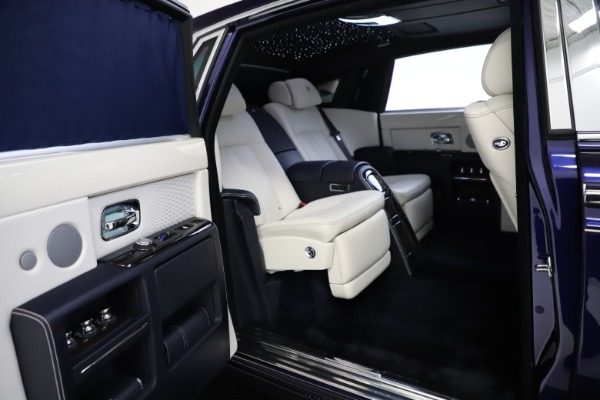 Used 2016 Rolls-Royce Phantom EWB for sale Sold at Pagani of Greenwich in Greenwich CT 06830 20