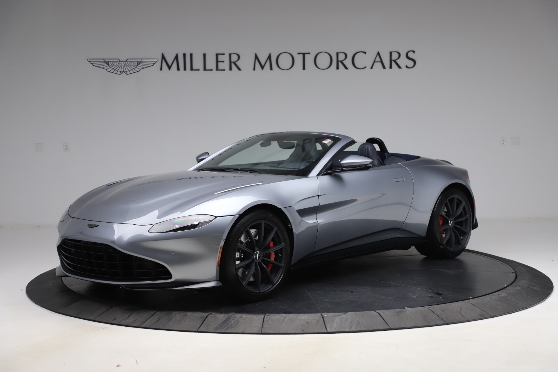 Used 2021 Aston Martin Vantage Roadster for sale $139,900 at Pagani of Greenwich in Greenwich CT 06830 1