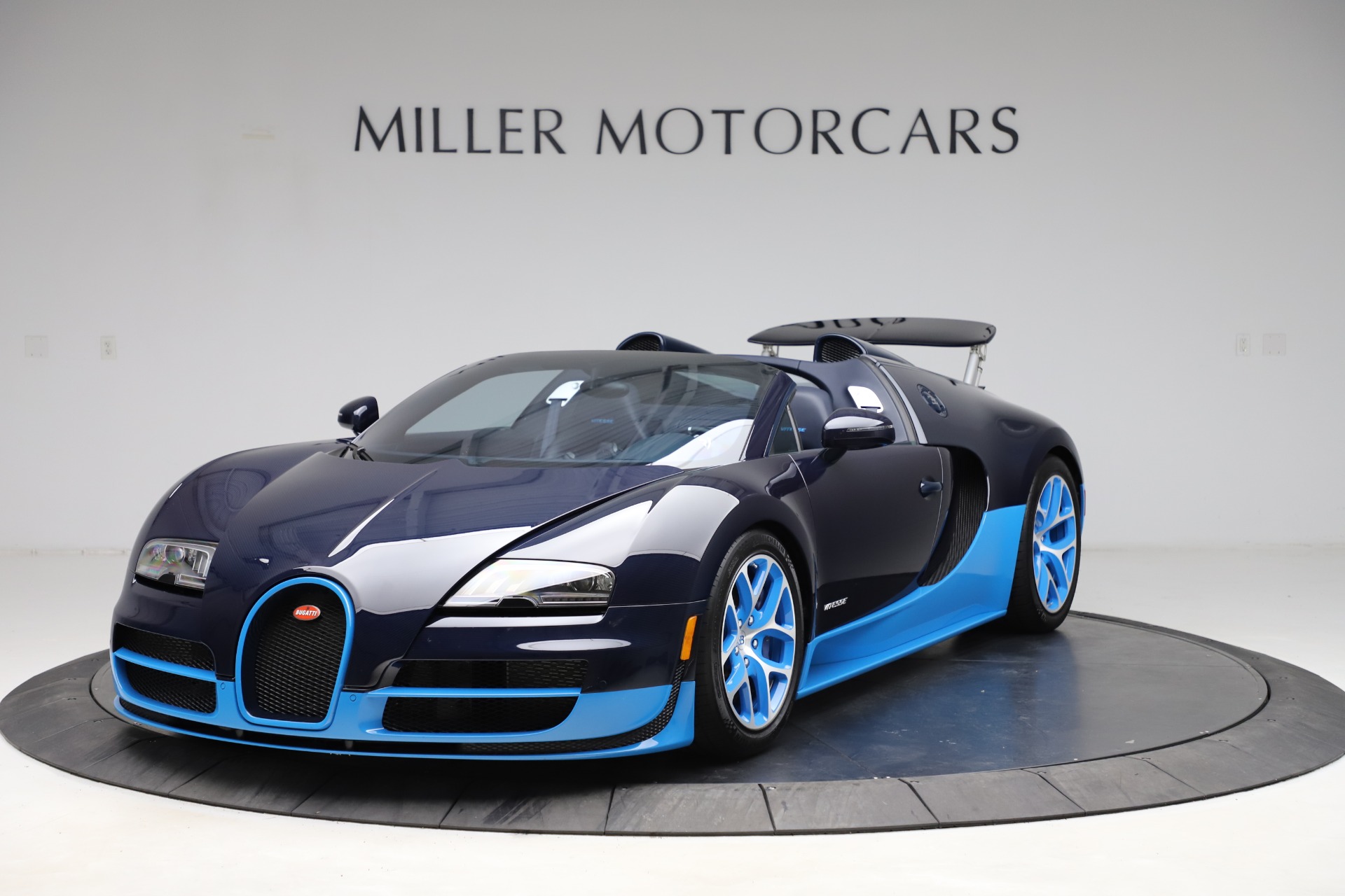 Used 2014 Bugatti Veyron 16.4 Grand Sport Vitesse for sale Sold at Pagani of Greenwich in Greenwich CT 06830 1