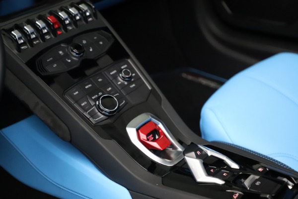 Used 2016 Lamborghini Huracan LP 610-4 Spyder for sale Sold at Pagani of Greenwich in Greenwich CT 06830 22