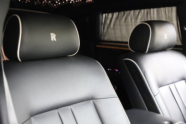 Used 2015 Rolls-Royce Phantom EWB for sale Sold at Pagani of Greenwich in Greenwich CT 06830 11