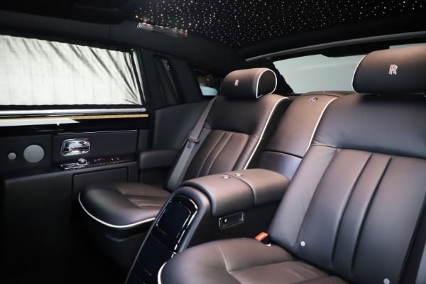 Used 2015 Rolls-Royce Phantom EWB for sale Sold at Pagani of Greenwich in Greenwich CT 06830 14