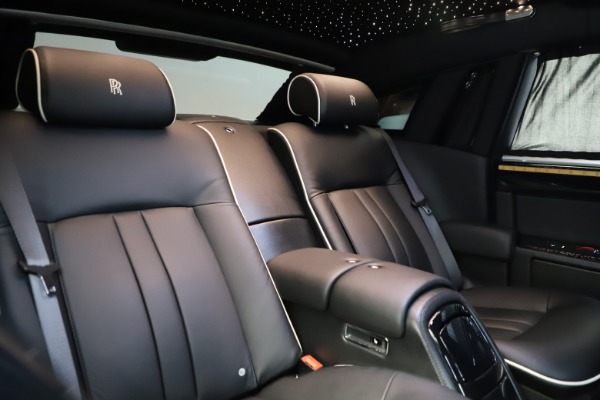 Used 2015 Rolls-Royce Phantom EWB for sale Sold at Pagani of Greenwich in Greenwich CT 06830 15