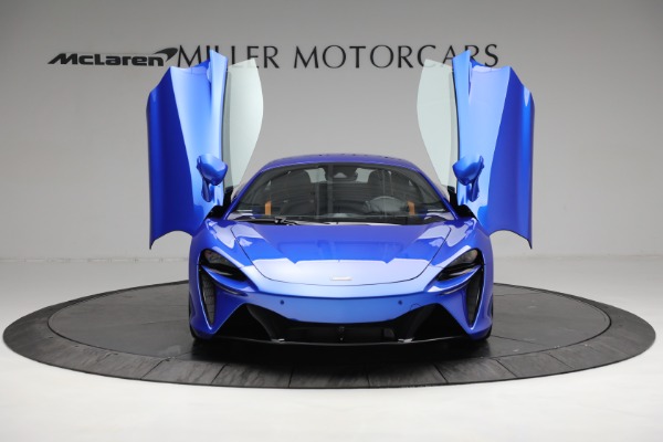 New 2023 McLaren Artura for sale $277,250 at Pagani of Greenwich in Greenwich CT 06830 12