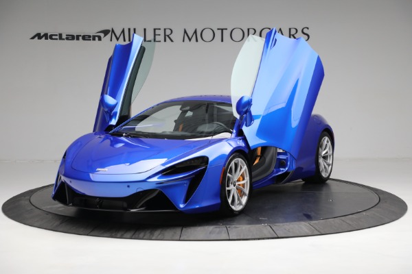New 2023 McLaren Artura for sale $277,250 at Pagani of Greenwich in Greenwich CT 06830 13