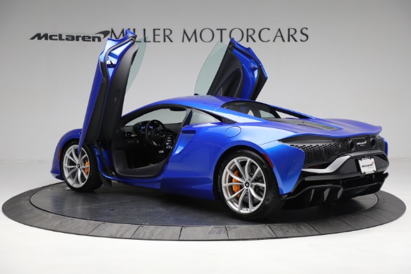New 2023 McLaren Artura for sale $277,250 at Pagani of Greenwich in Greenwich CT 06830 15