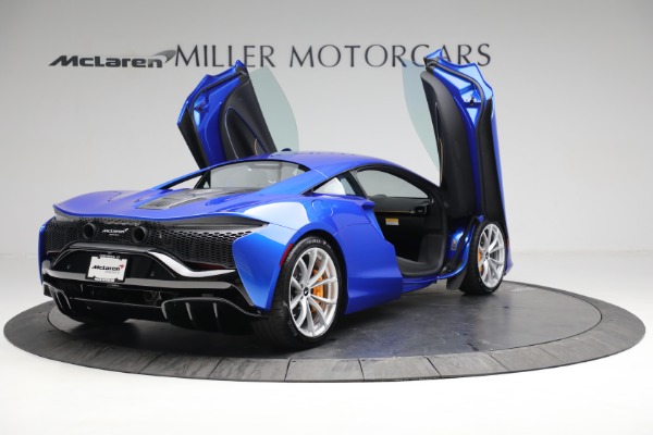 New 2023 McLaren Artura for sale $277,250 at Pagani of Greenwich in Greenwich CT 06830 17