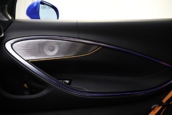 New 2023 McLaren Artura for sale $277,250 at Pagani of Greenwich in Greenwich CT 06830 28