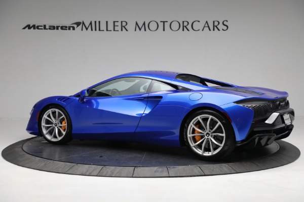 New 2023 McLaren Artura for sale $277,250 at Pagani of Greenwich in Greenwich CT 06830 3