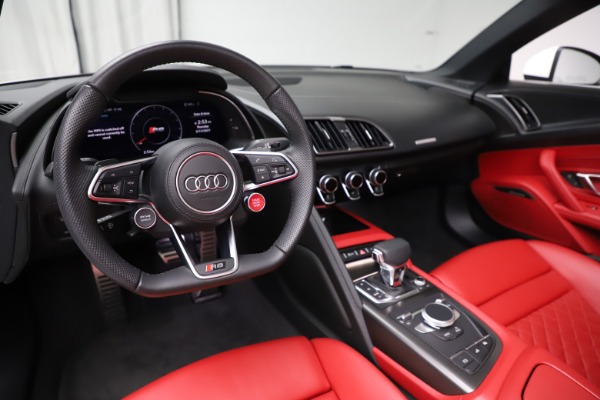 Used 2018 Audi R8 Spyder for sale $154,900 at Pagani of Greenwich in Greenwich CT 06830 19