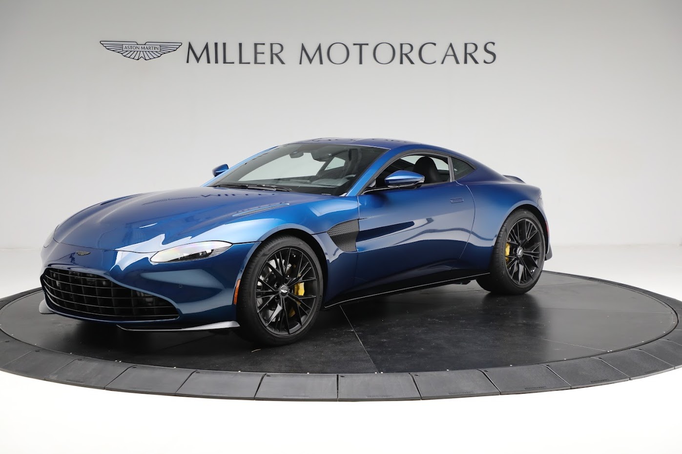 Used 2021 Aston Martin Vantage for sale $134,900 at Pagani of Greenwich in Greenwich CT 06830 1