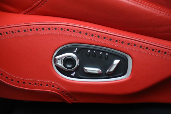 Used 2021 Aston Martin DBX for sale $137,900 at Pagani of Greenwich in Greenwich CT 06830 20