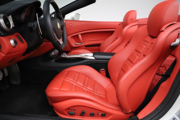 Used 2014 Ferrari California 30 for sale Sold at Pagani of Greenwich in Greenwich CT 06830 19