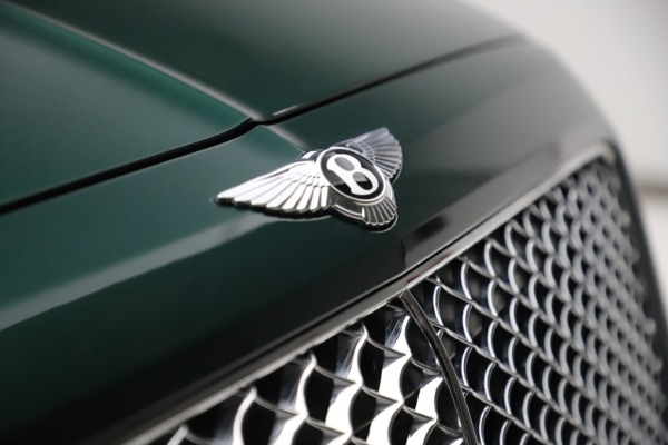 Used 2018 Bentley Bentayga W12 Signature Edition for sale Call for price at Pagani of Greenwich in Greenwich CT 06830 13