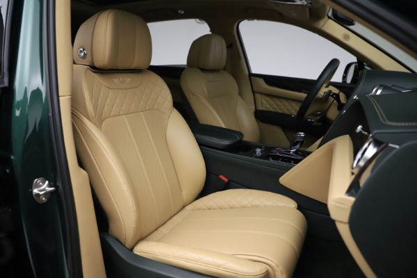 Used 2018 Bentley Bentayga W12 Signature Edition for sale Call for price at Pagani of Greenwich in Greenwich CT 06830 26