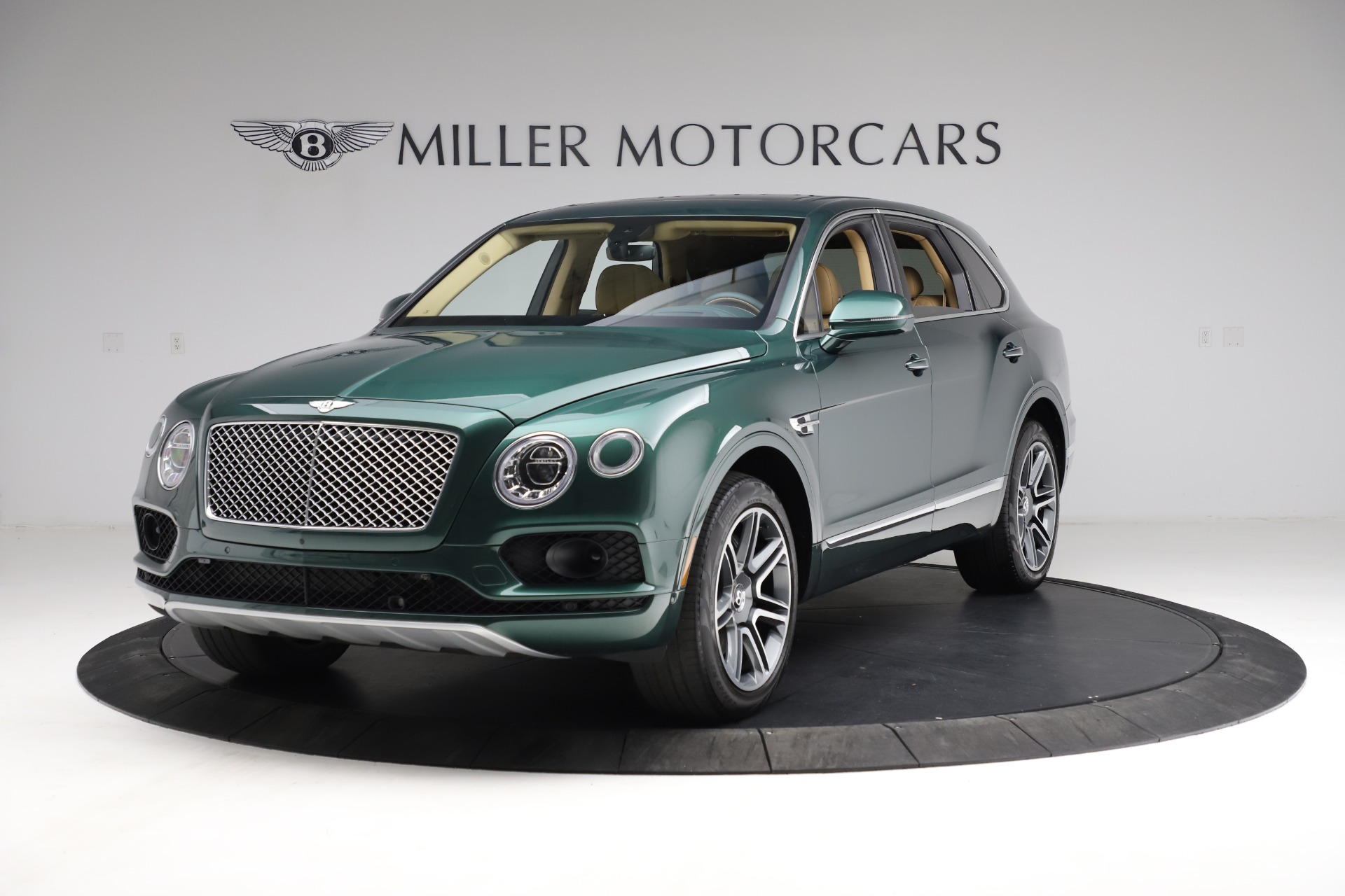 Used 2018 Bentley Bentayga W12 Signature Edition for sale Call for price at Pagani of Greenwich in Greenwich CT 06830 1