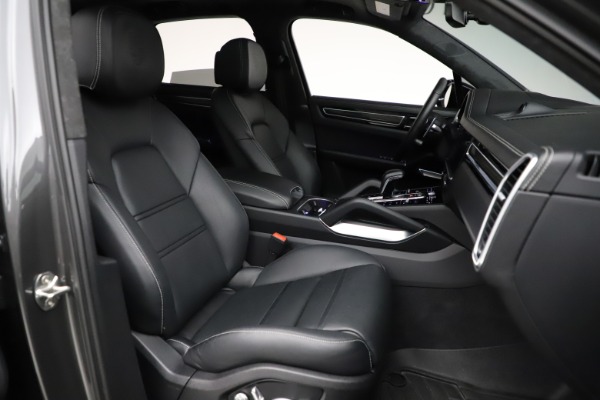 Used 2020 Porsche Cayenne Turbo for sale $145,900 at Pagani of Greenwich in Greenwich CT 06830 24