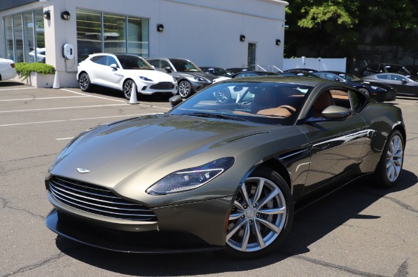 Used 2018 Aston Martin DB11 V8 for sale Sold at Pagani of Greenwich in Greenwich CT 06830 24