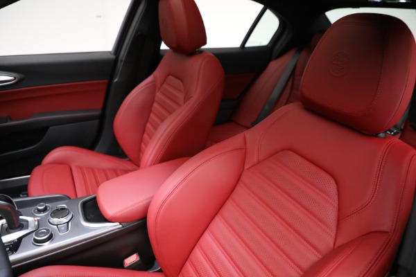 New 2021 Alfa Romeo Giulia Ti Sport Q4 for sale Call for price at Pagani of Greenwich in Greenwich CT 06830 15